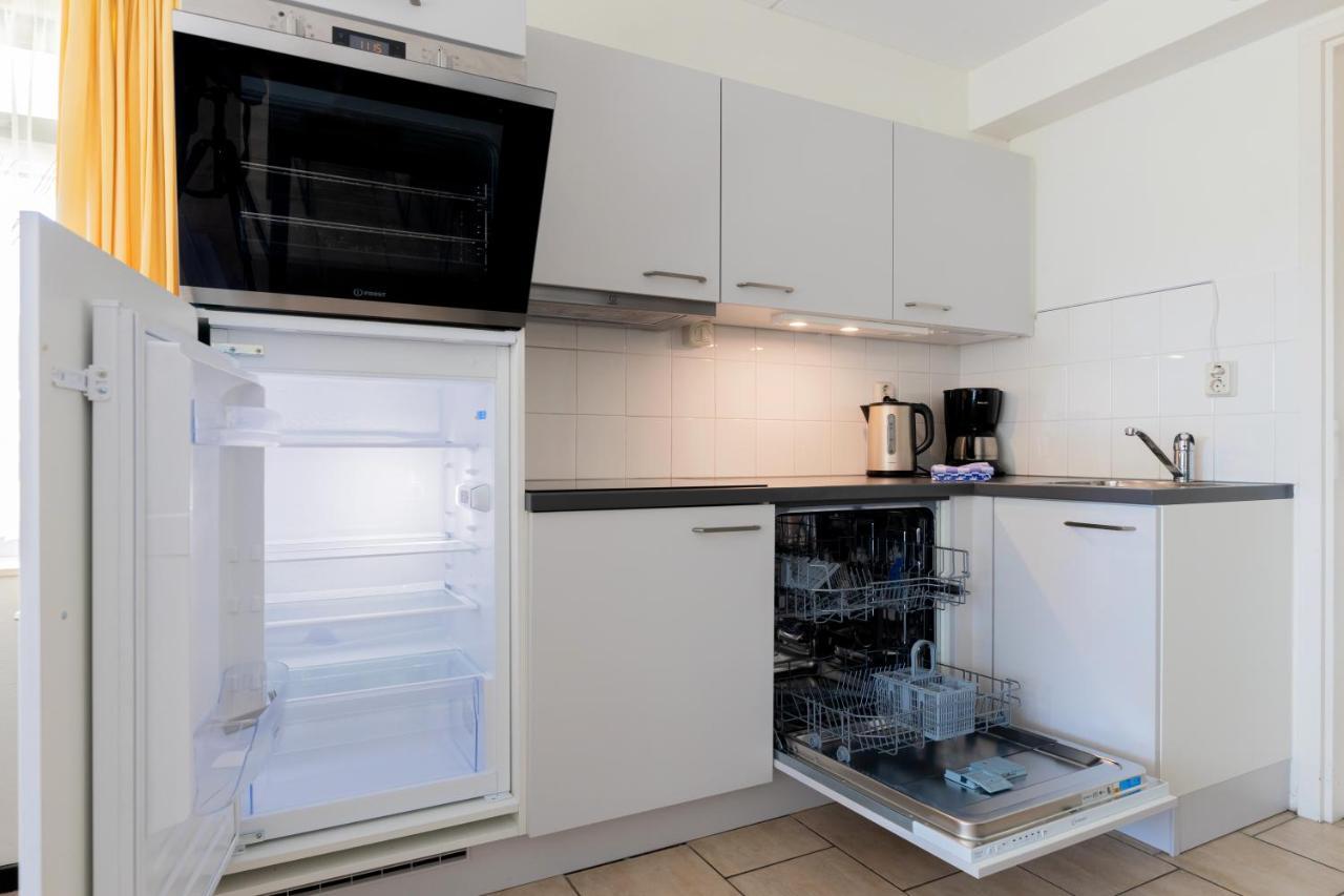 Escape, Appartement Met Groot Terras Buren  Kültér fotó