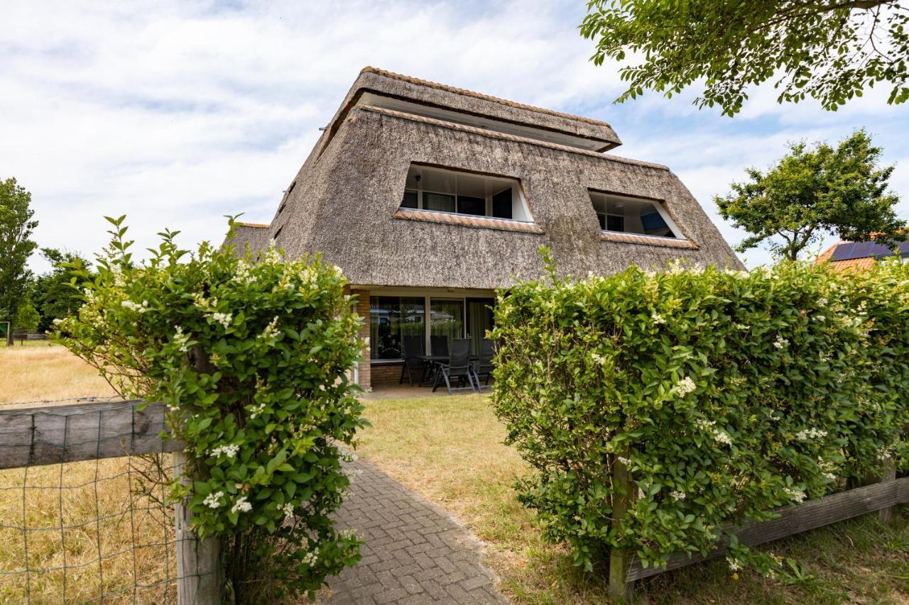 Escape, Appartement Met Groot Terras Buren  Kültér fotó
