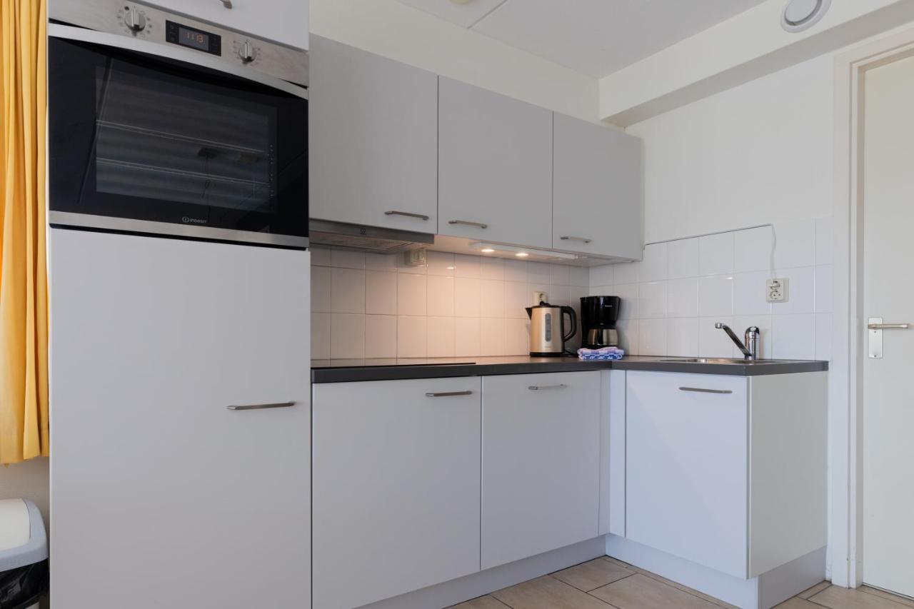 Escape, Appartement Met Groot Terras Buren  Kültér fotó