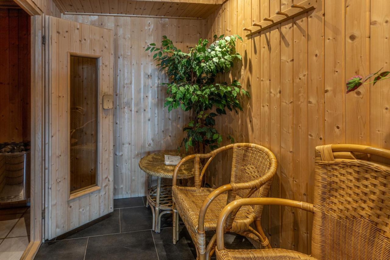 Escape, Appartement Met Groot Terras Buren  Kültér fotó