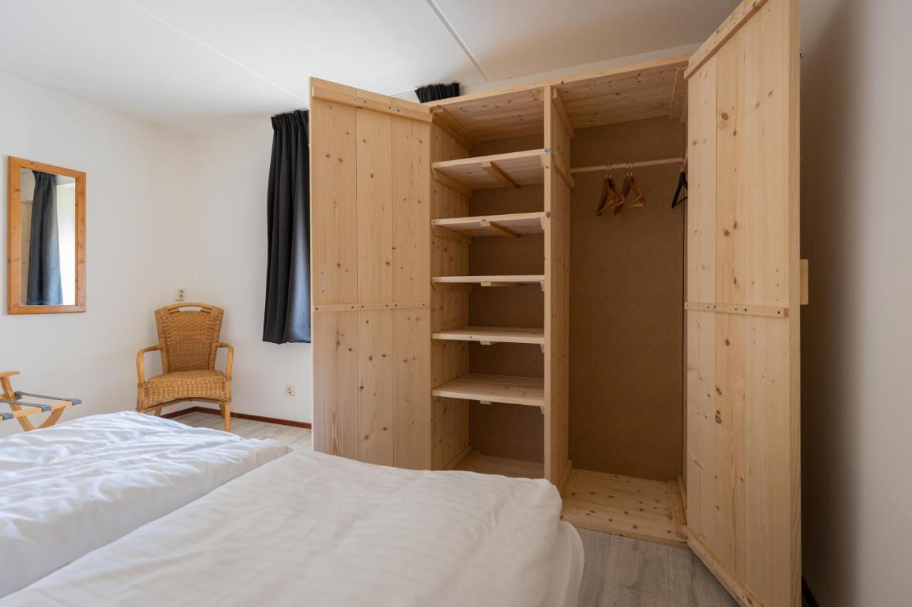 Escape, Appartement Met Groot Terras Buren  Kültér fotó