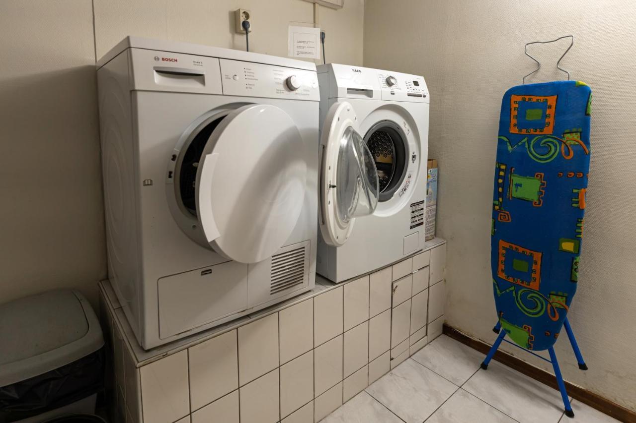 Escape, Appartement Met Groot Terras Buren  Kültér fotó