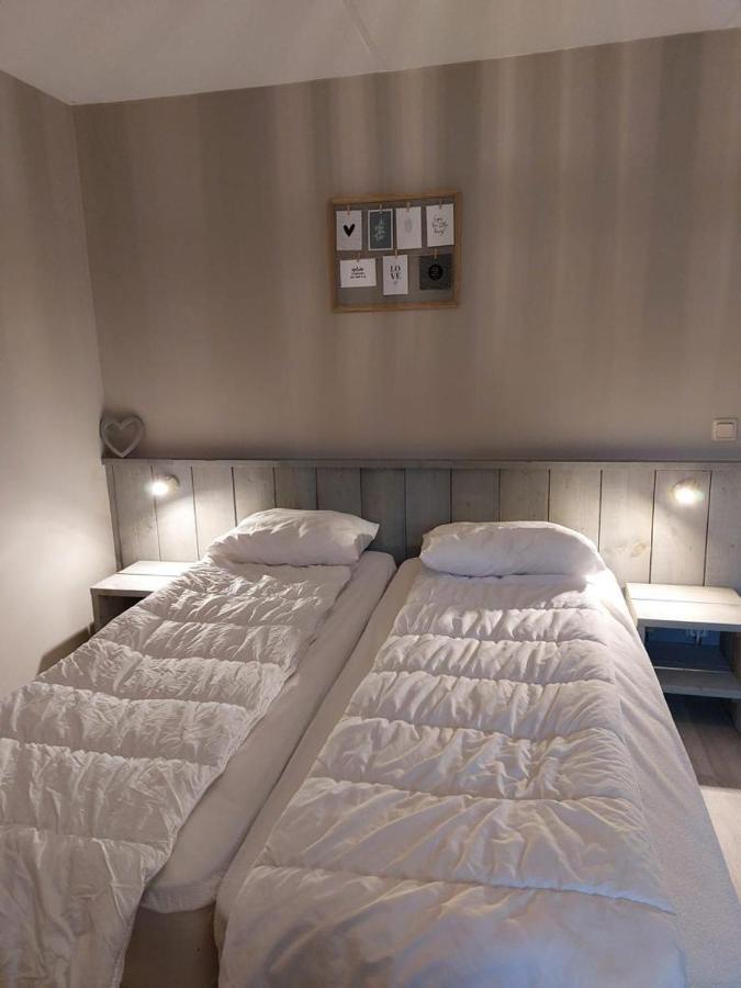 Escape, Appartement Met Groot Terras Buren  Kültér fotó
